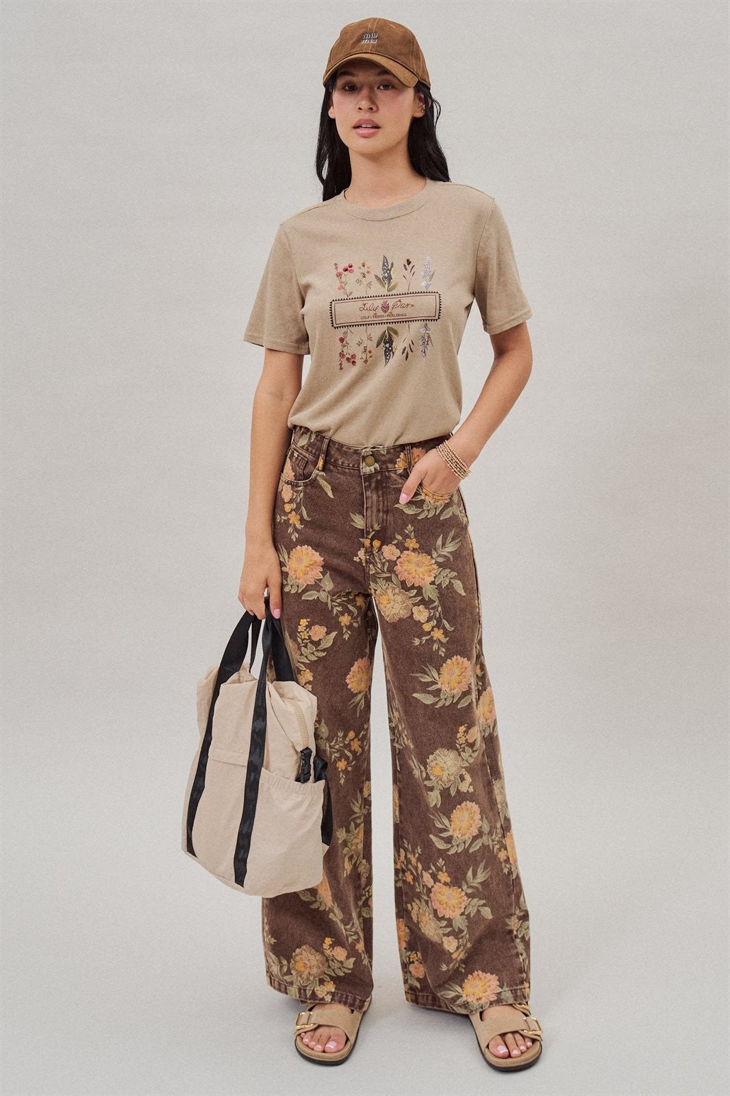 Brown Floral Print Wide-Leg Jeans in Brown - Women's Pants | Urban Daizy