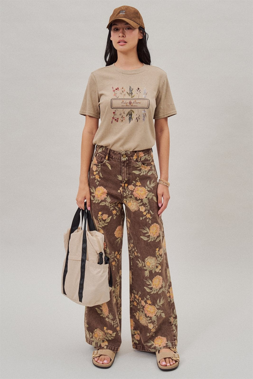 Brown Floral Print Wide-Leg Jeans in Brown - Women's Pants | Urban Daizy