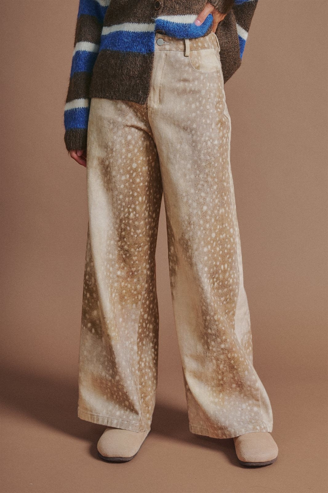 Deer Spot Print Wide Leg Cotton Twill Pants in Khaki - Women's Pants | Urban Daizy