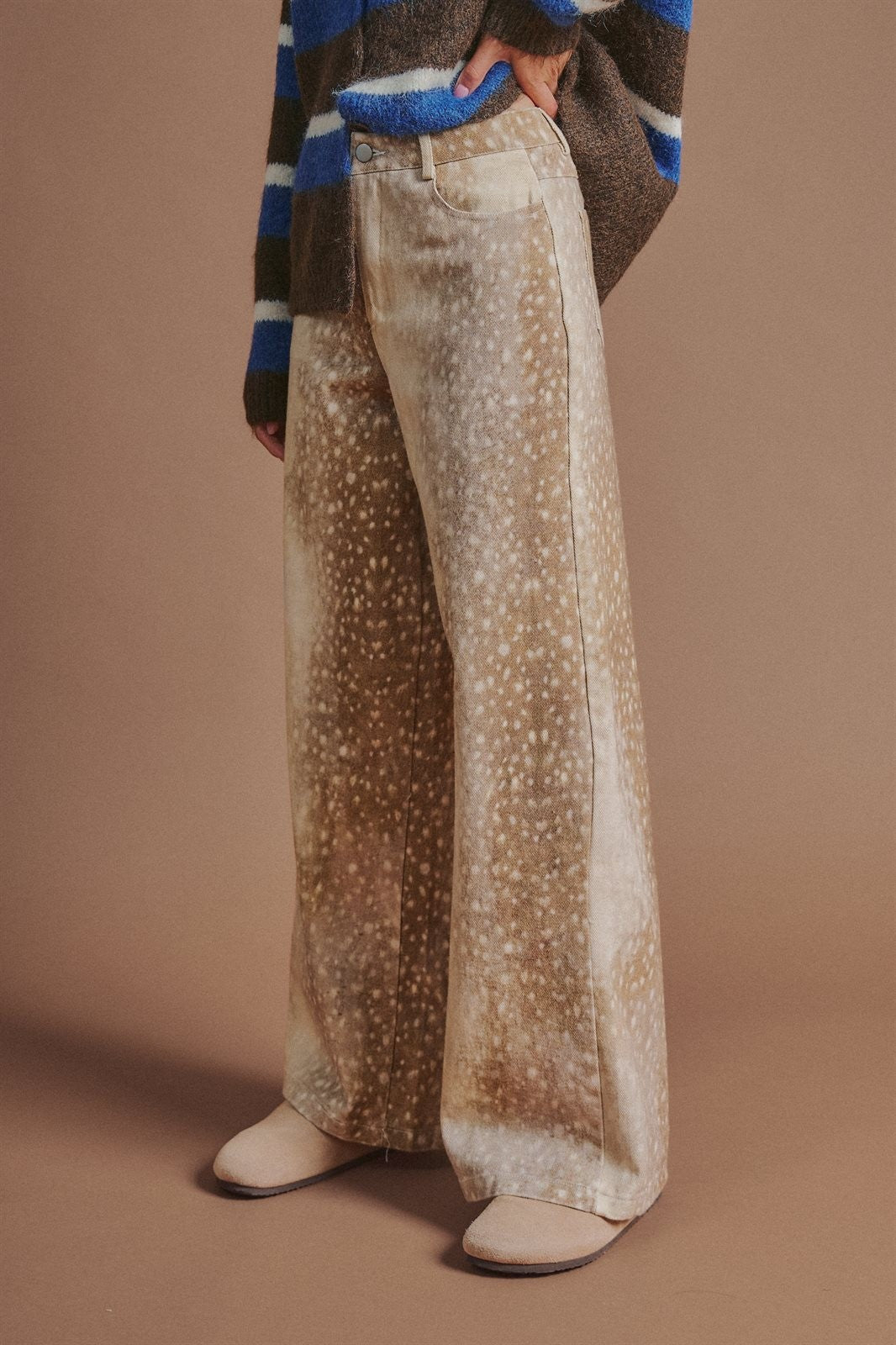 Deer Spot Print Wide Leg Cotton Twill Pants in Khaki - Women's Pants | Urban Daizy