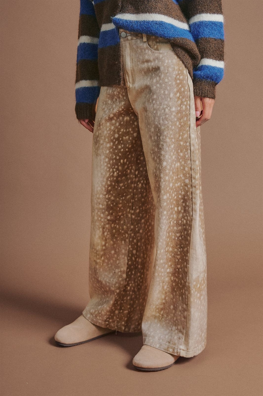 Deer Spot Print Wide Leg Cotton Twill Pants in Khaki - Women's Pants | Urban Daizy