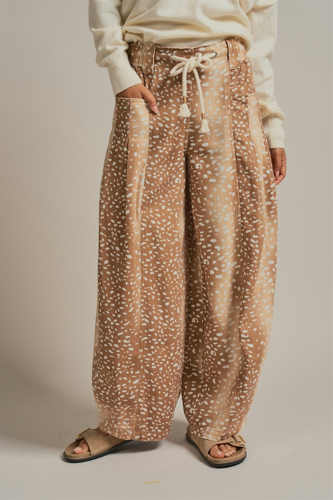 Fawn Print Cotton Twill Barrel Pants in Khaki - Women's Pants | Urban Daizy
