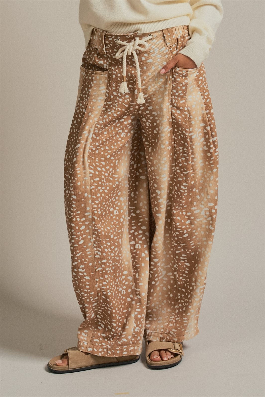 Fawn Print Cotton Twill Barrel Pants in Khaki - Women's Pants | Urban Daizy