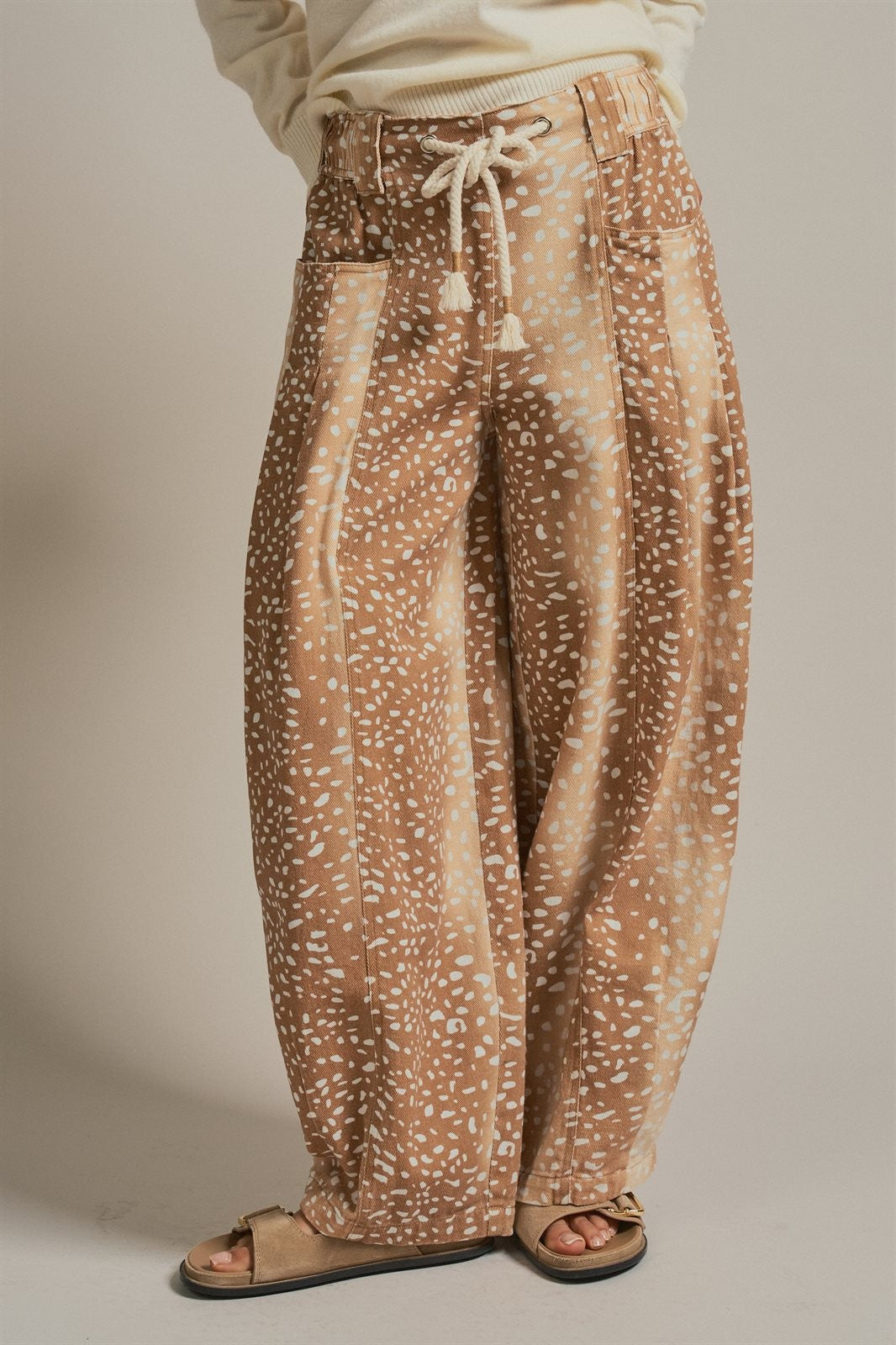 Fawn Print Cotton Twill Barrel Pants in Khaki - Women's Pants | Urban Daizy