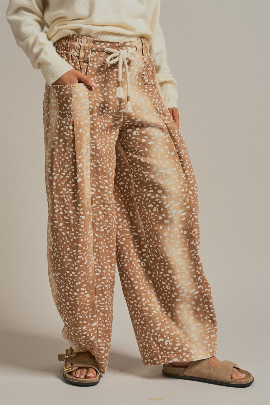 Fawn Print Cotton Twill Barrel Pants in Khaki - Women's Pants | Urban Daizy