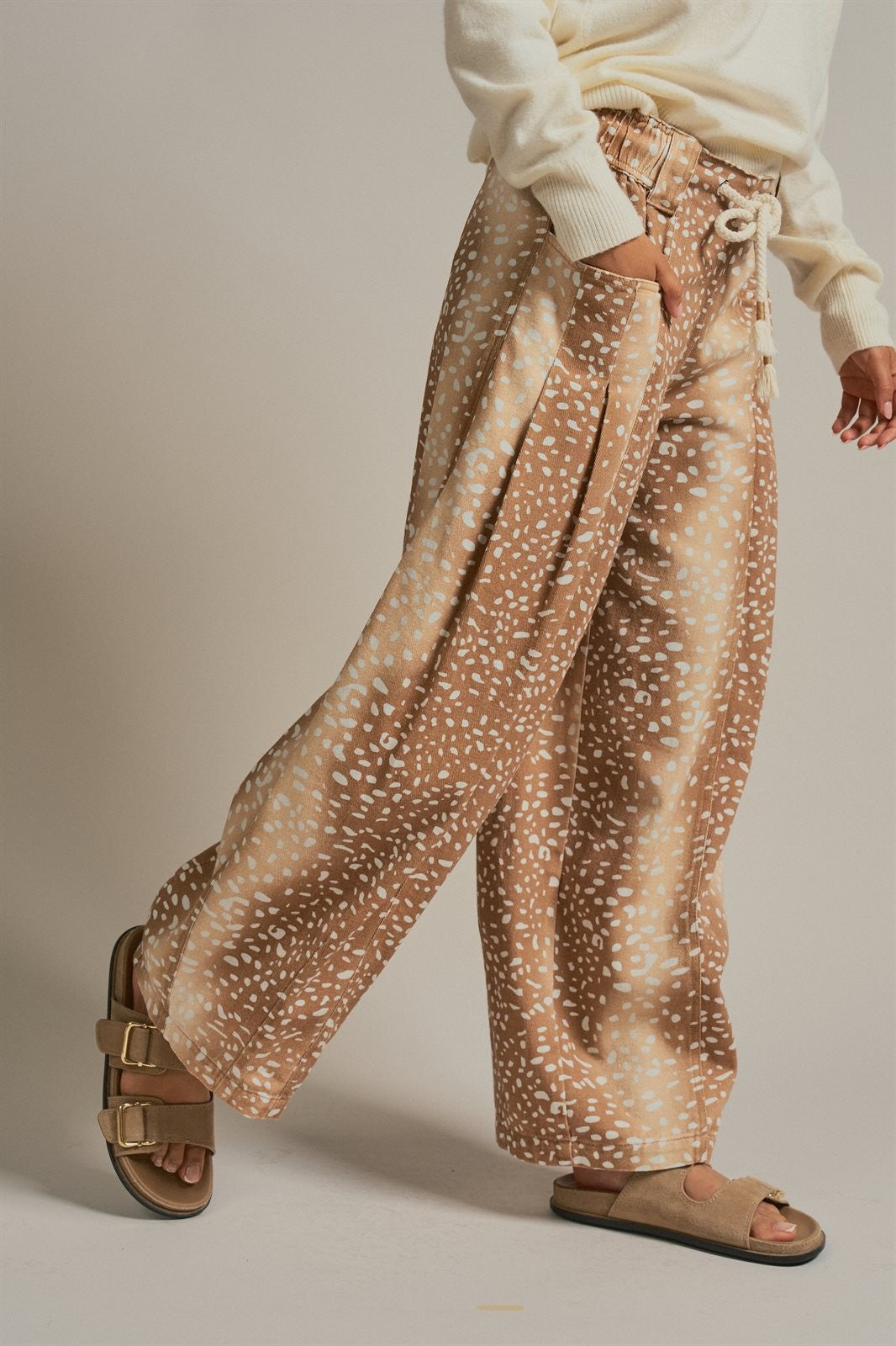 Fawn Print Cotton Twill Barrel Pants in Khaki - Women's Pants | Urban Daizy