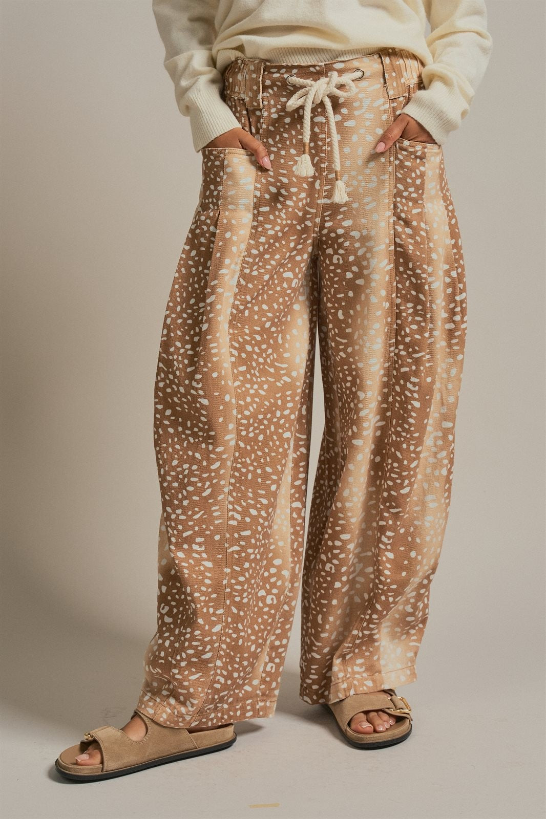 Fawn Print Cotton Twill Barrel Pants in Khaki - Women's Pants | Urban Daizy