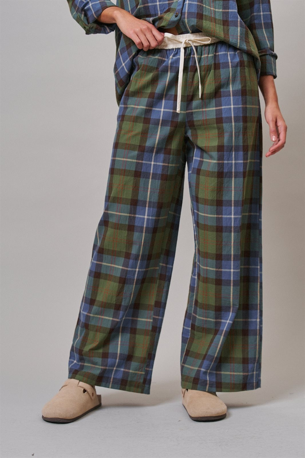 Plaid Wide Leg Cotton Drawstring Pants in Green - Women's Casual Pants | Urban Daizy