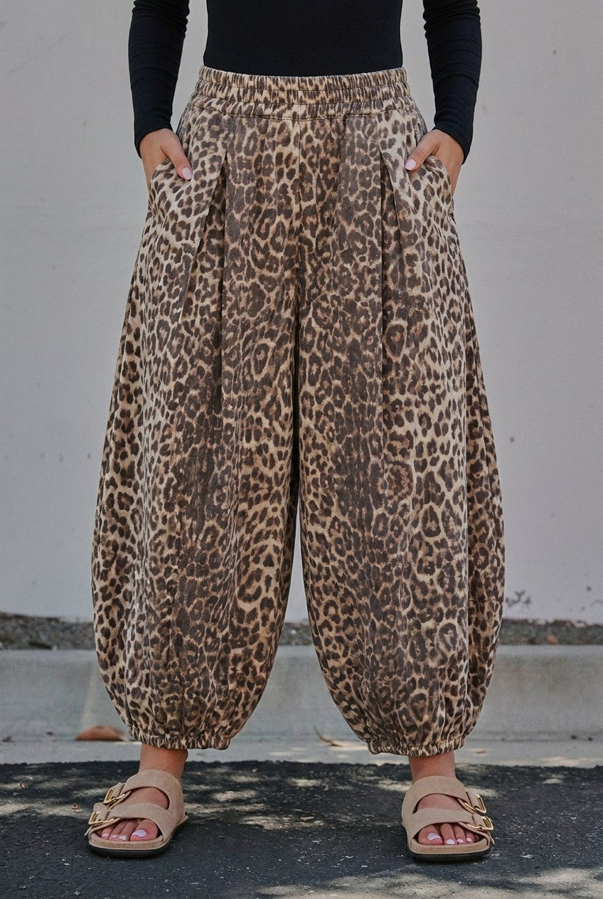 Balloon Hem Wide Leg Cotton Pants in Leopard - Women's Casual Pants | Urban Daizy