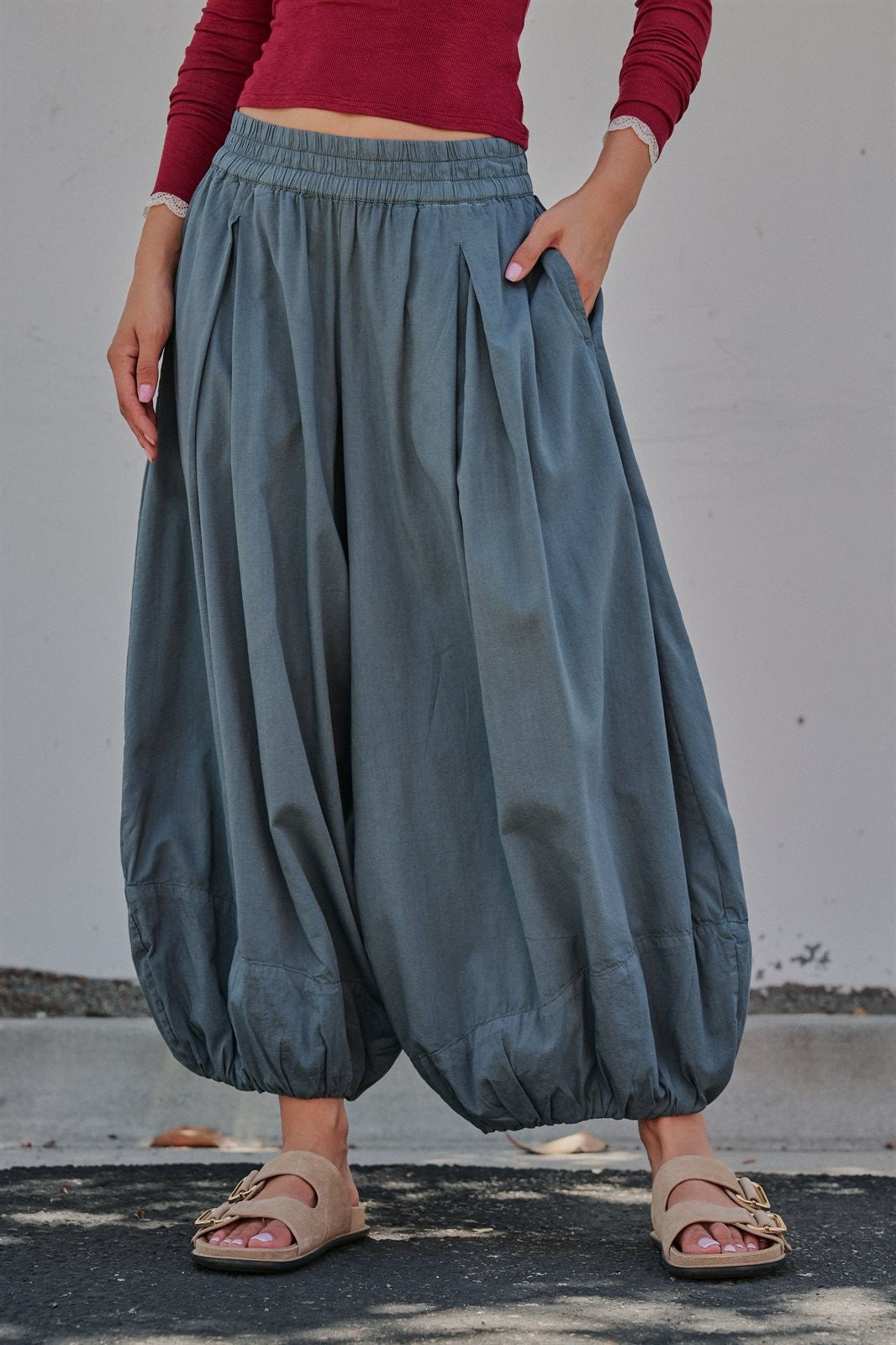 Balloon Hem Wide Leg Cotton Pants in Vintage Navy - Women's Casual Pants | Urban Daizy
