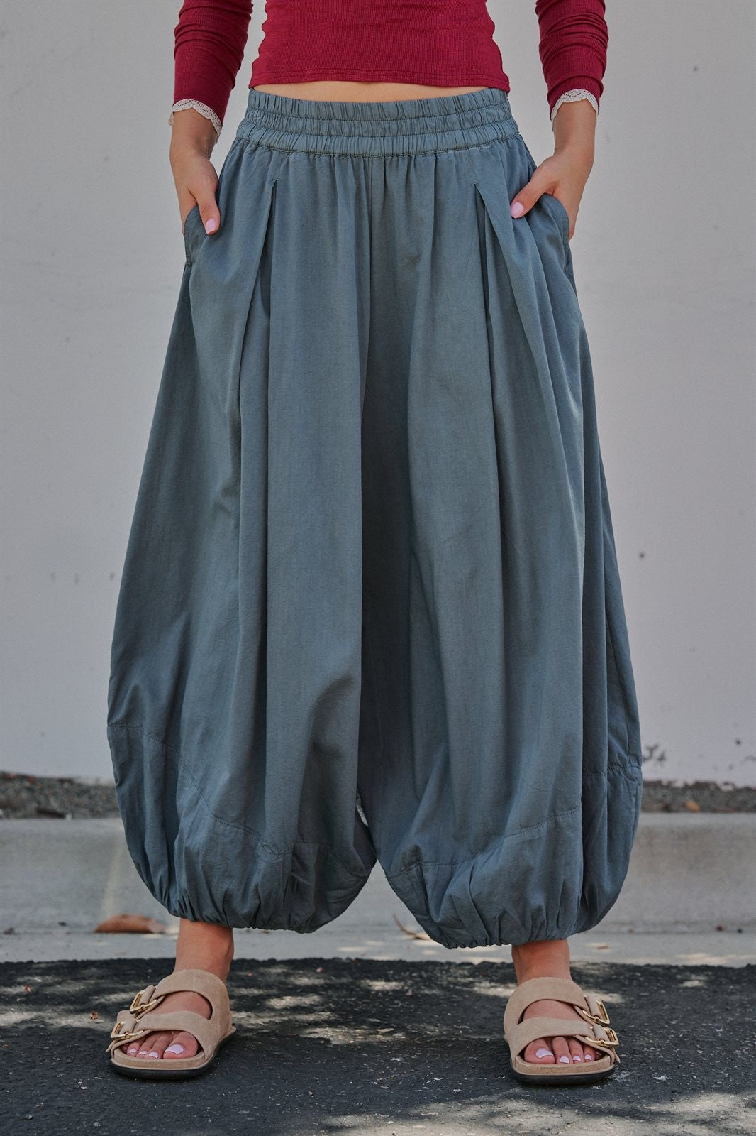 Balloon Hem Wide Leg Cotton Pants in Vintage Navy - Women's Casual Pants | Urban Daizy