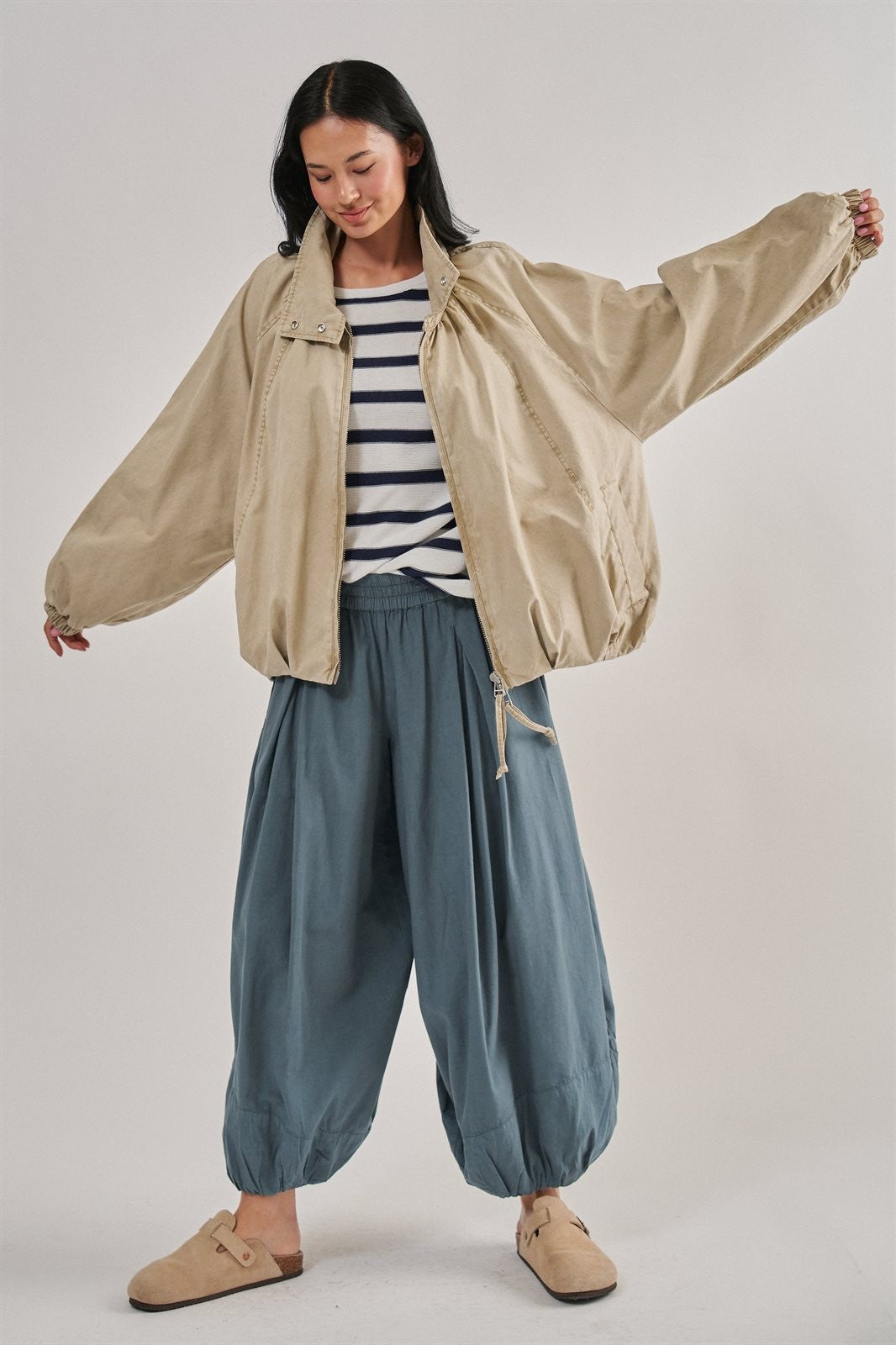 Balloon Hem Wide Leg Cotton Pants in Vintage Navy - Women's Casual Pants | Urban Daizy
