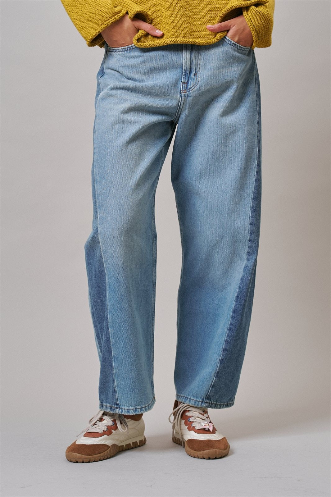 Two Tone Barrel Wide Leg Jeans in Cotton Denim in Denim Blue - Women's Barrel Jeans | Urban Daizy