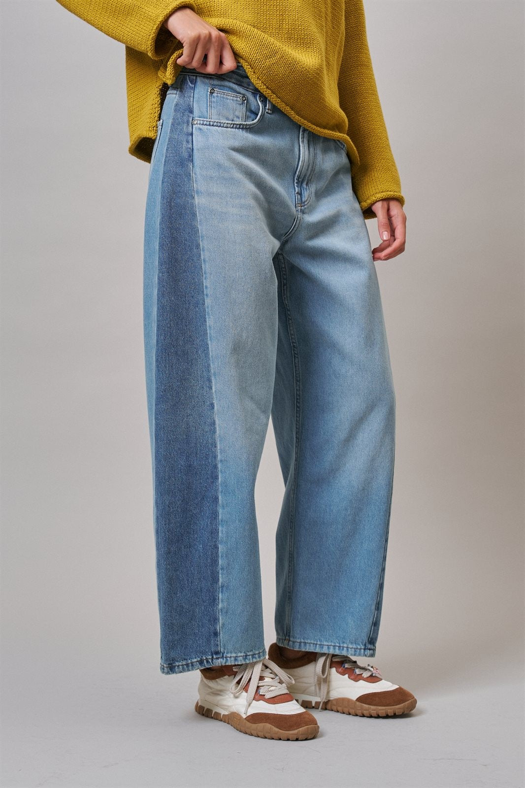 Two Tone Barrel Wide Leg Jeans in Cotton Denim in Denim Blue - Women's Barrel Jeans | Urban Daizy