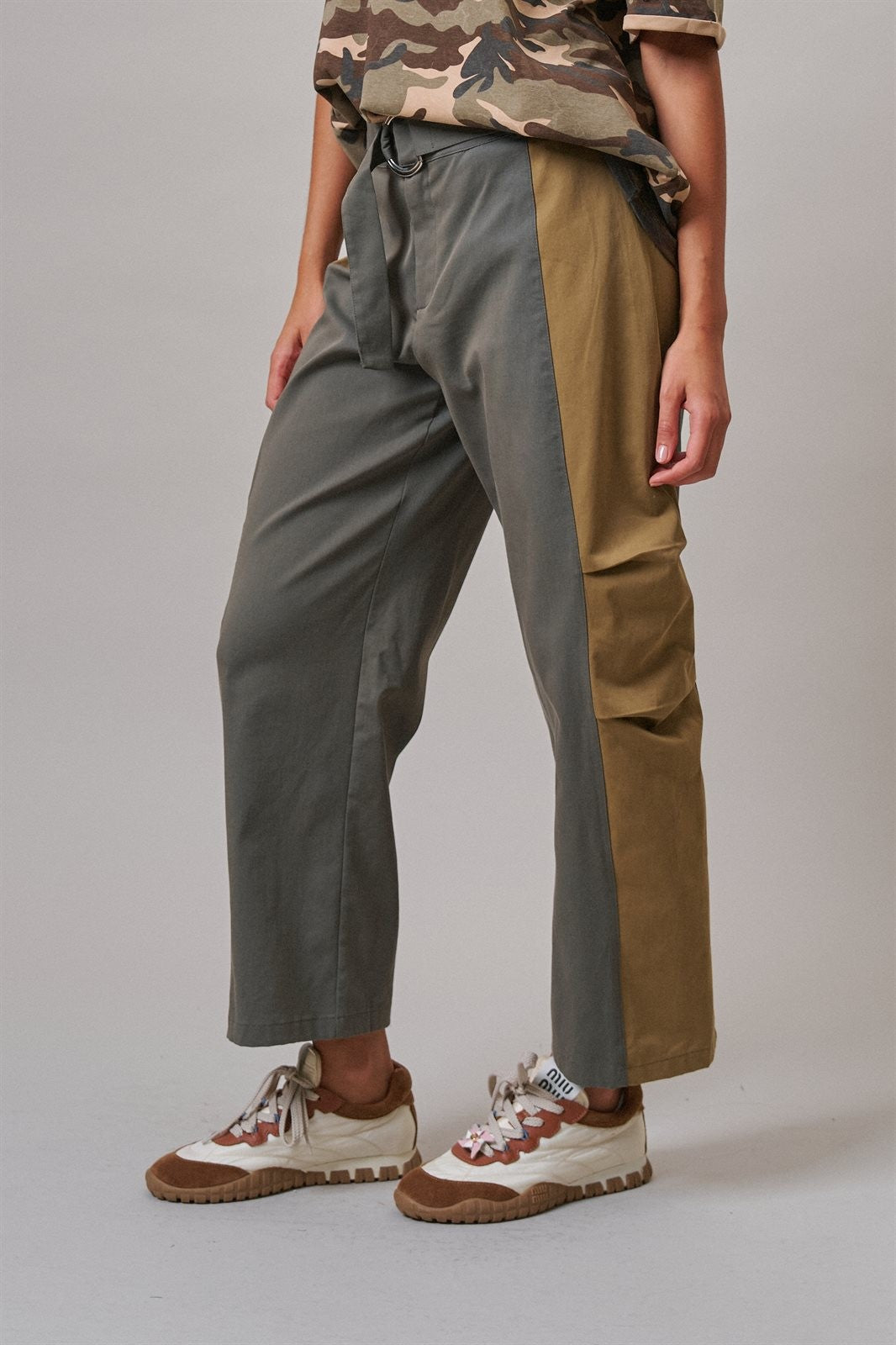 Two-Tone Colorblock Belted Wide Leg Pants in Olive - Women's Casual Pants | Urban Daizy