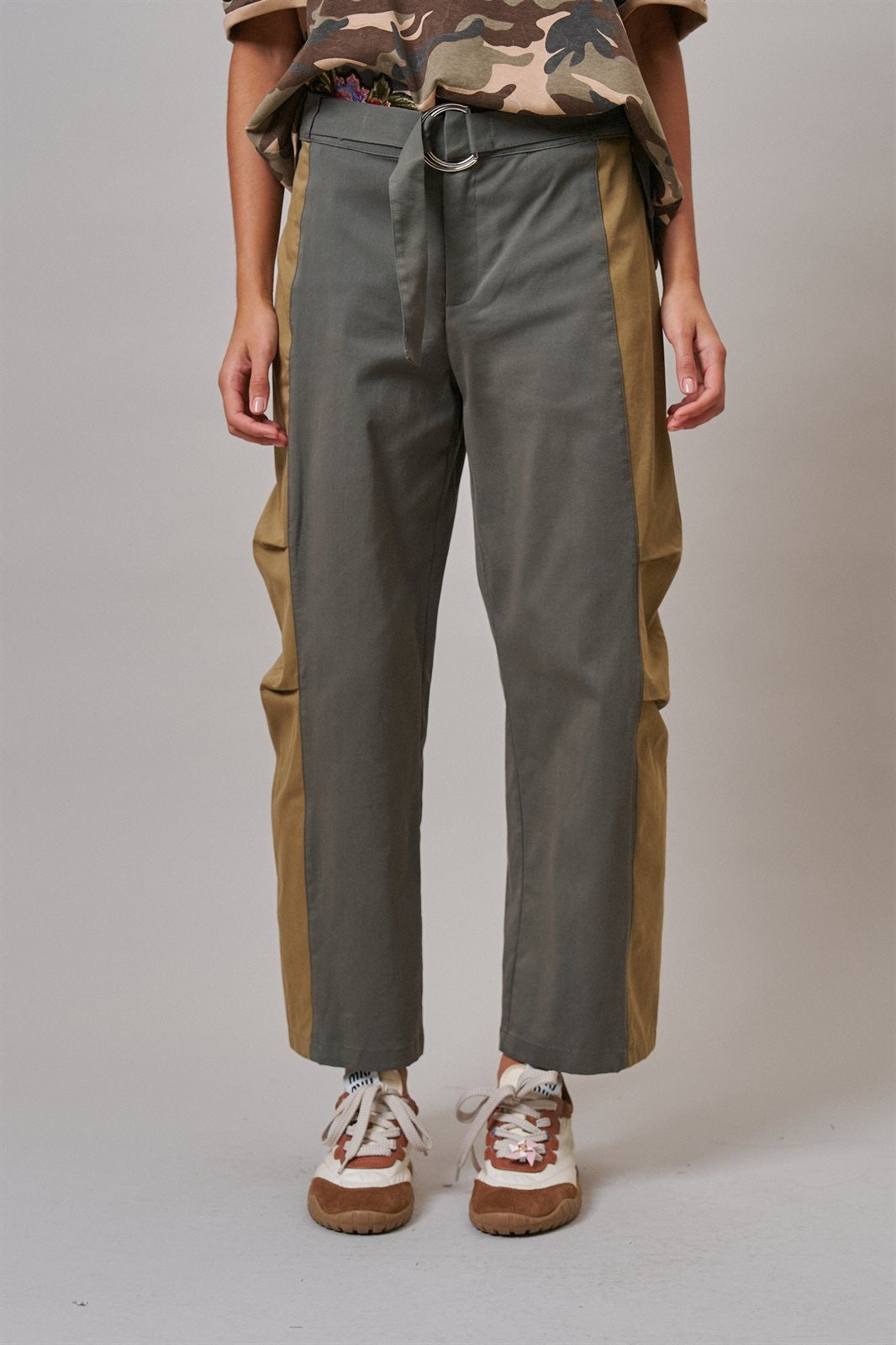 Two-Tone Colorblock Belted Wide Leg Pants in Olive - Women's Casual Pants | Urban Daizy