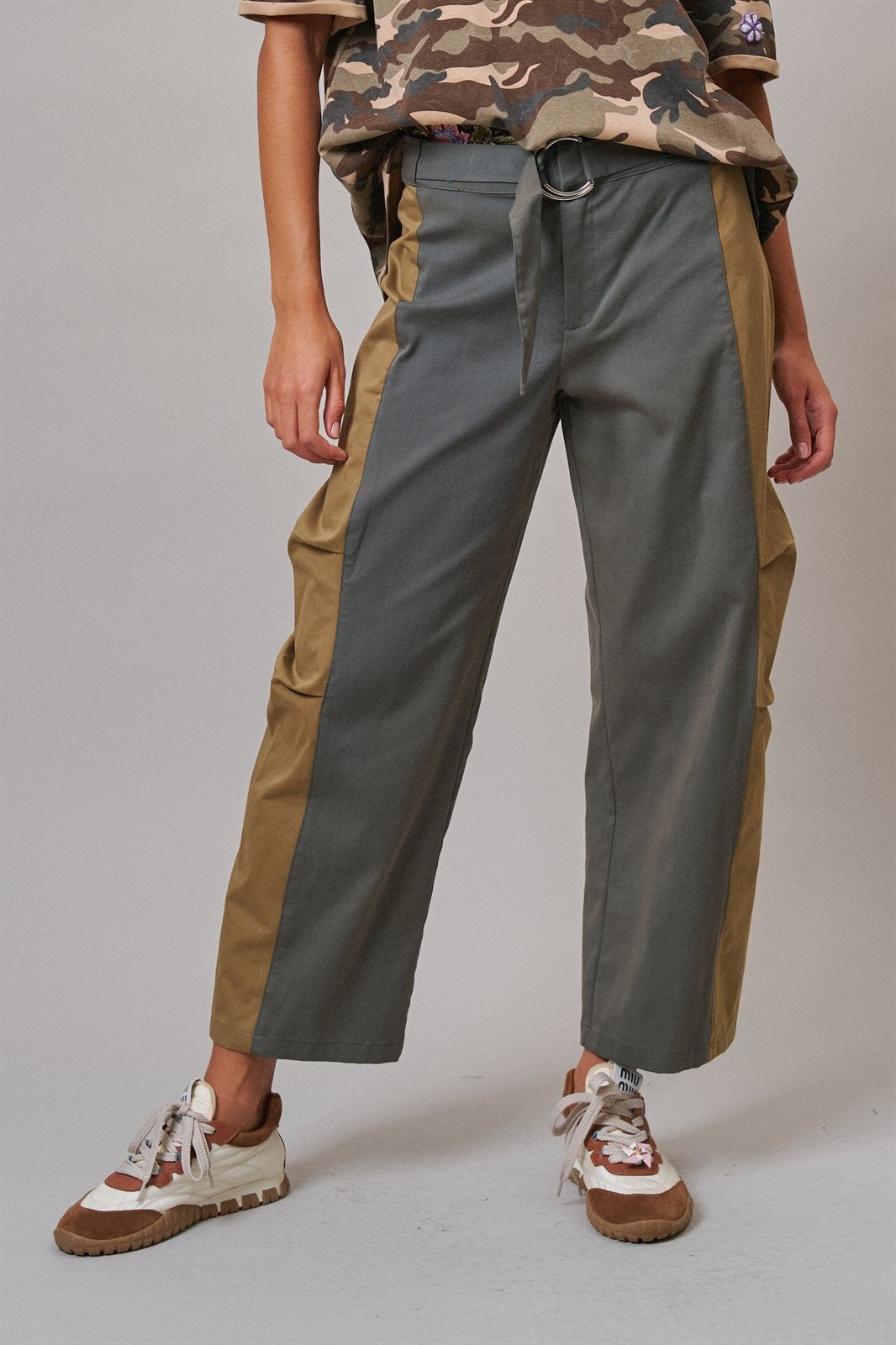Two-Tone Colorblock Belted Wide Leg Pants in Olive - Women's Casual Pants | Urban Daizy