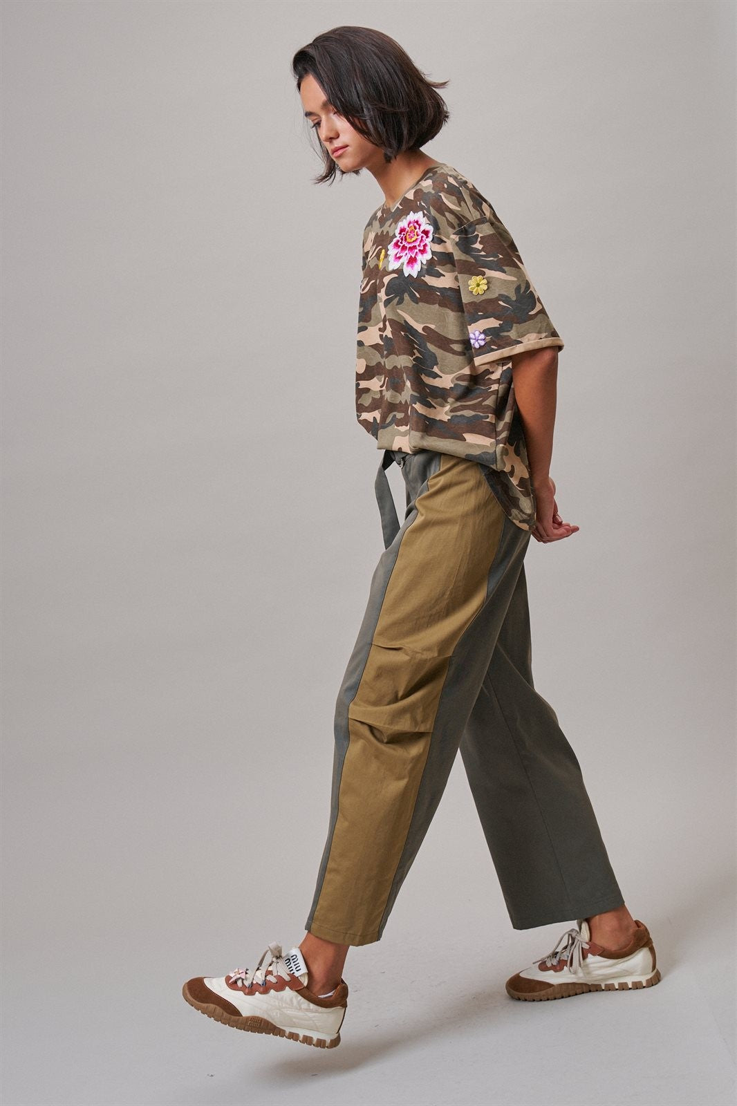 Two-Tone Colorblock Belted Wide Leg Pants in Olive - Women's Casual Pants | Urban Daizy
