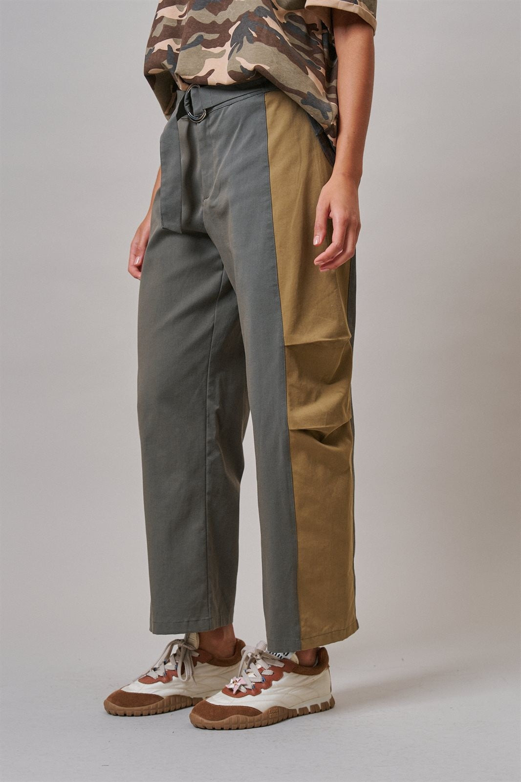 Two-Tone Colorblock Belted Wide Leg Pants in Olive - Women's Casual Pants | Urban Daizy