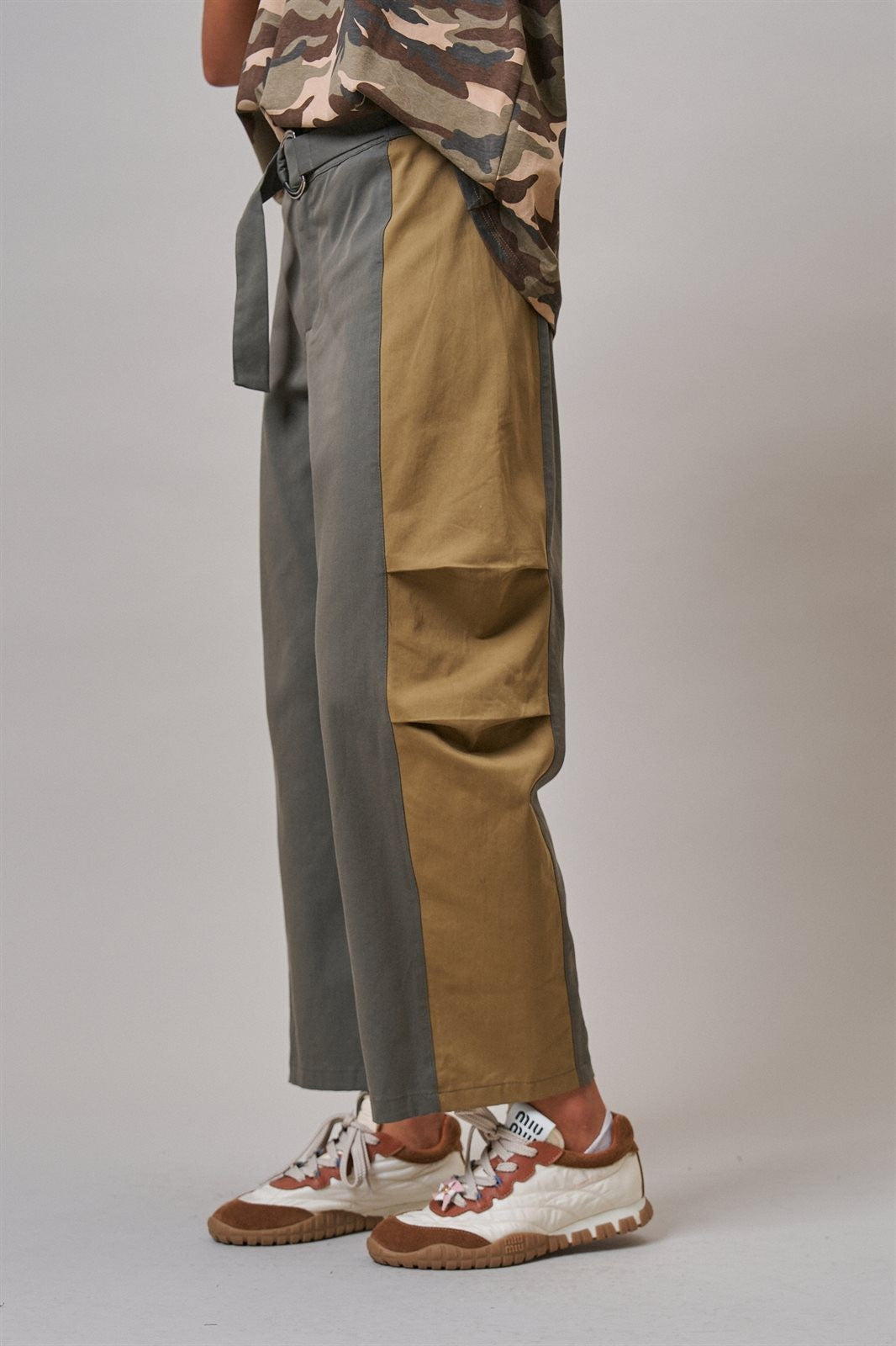 Two-Tone Colorblock Belted Wide Leg Pants in Olive - Women's Casual Pants | Urban Daizy