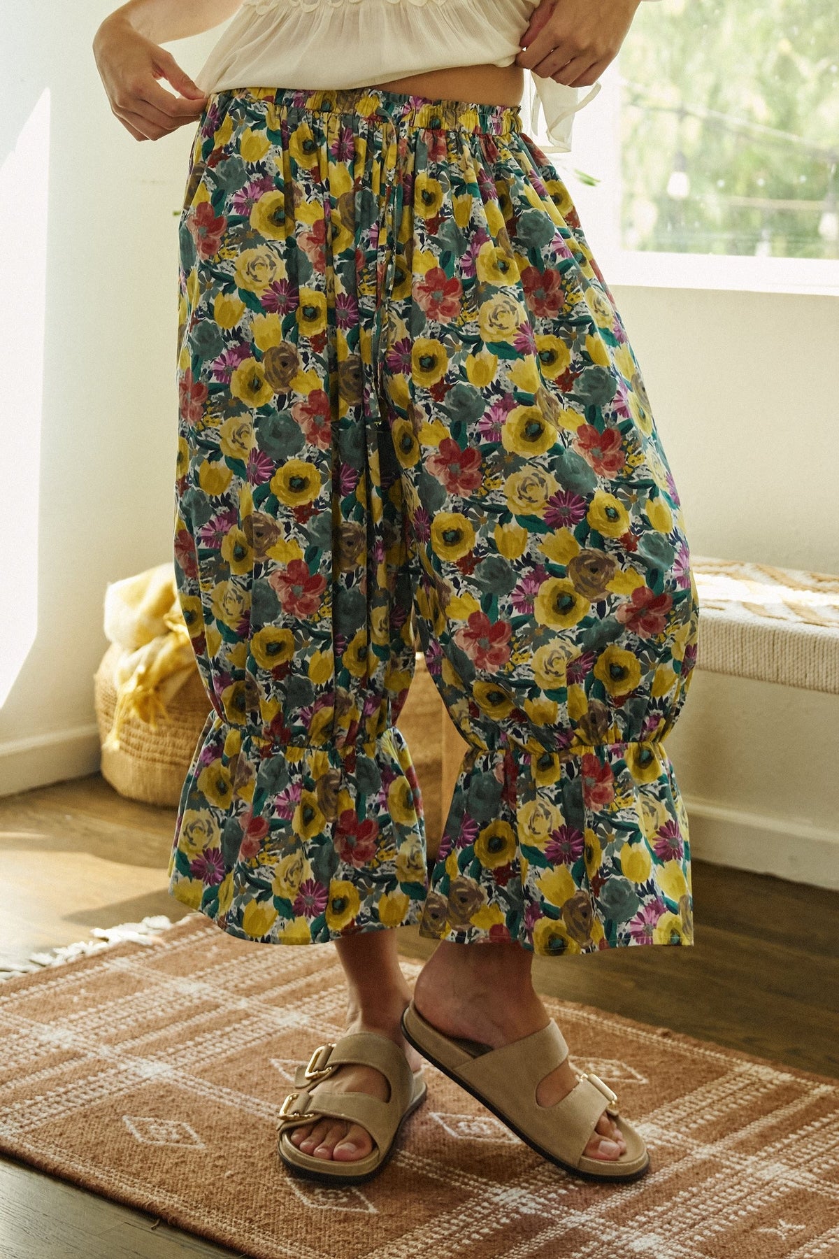 Painted Bloom Ruffle Balloon Pants in Green - Women's Casual Pants | Urban Daizy