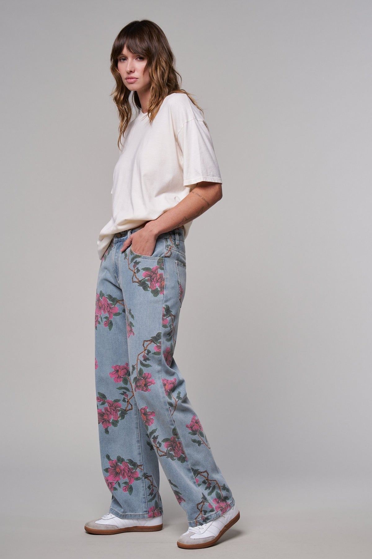 Rose Trellis Floral Wide Leg Jeans in Blue - Women's Casual Pants | Urban Daizy