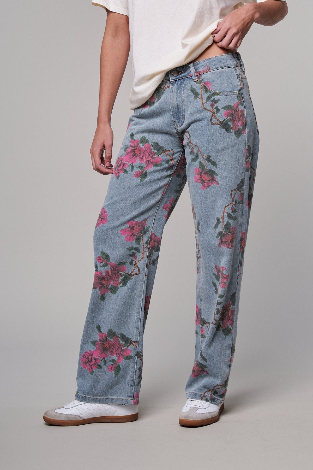Rose Trellis Floral Wide Leg Jeans in Blue - Women's Casual Pants | Urban Daizy