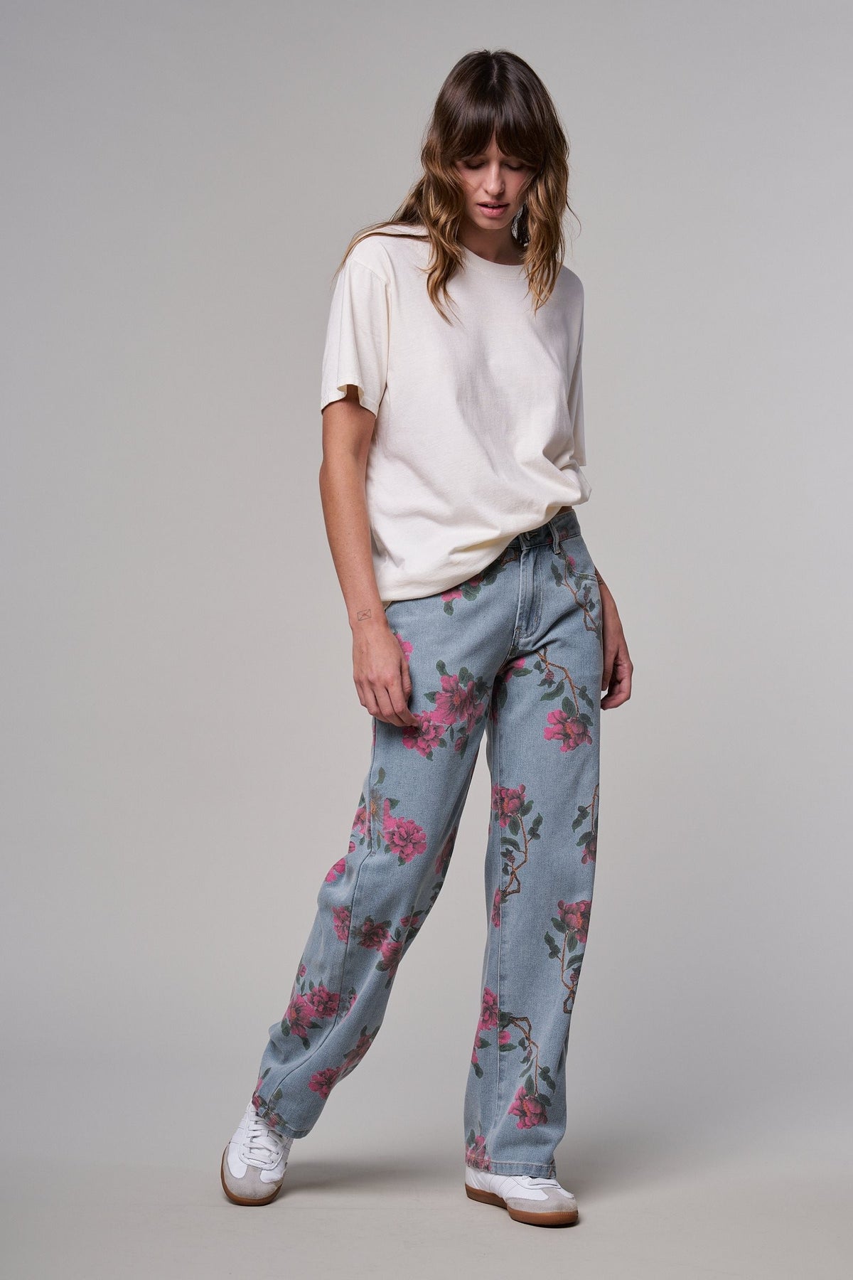 Rose Trellis Floral Wide Leg Jeans in Blue - Women's Casual Pants | Urban Daizy