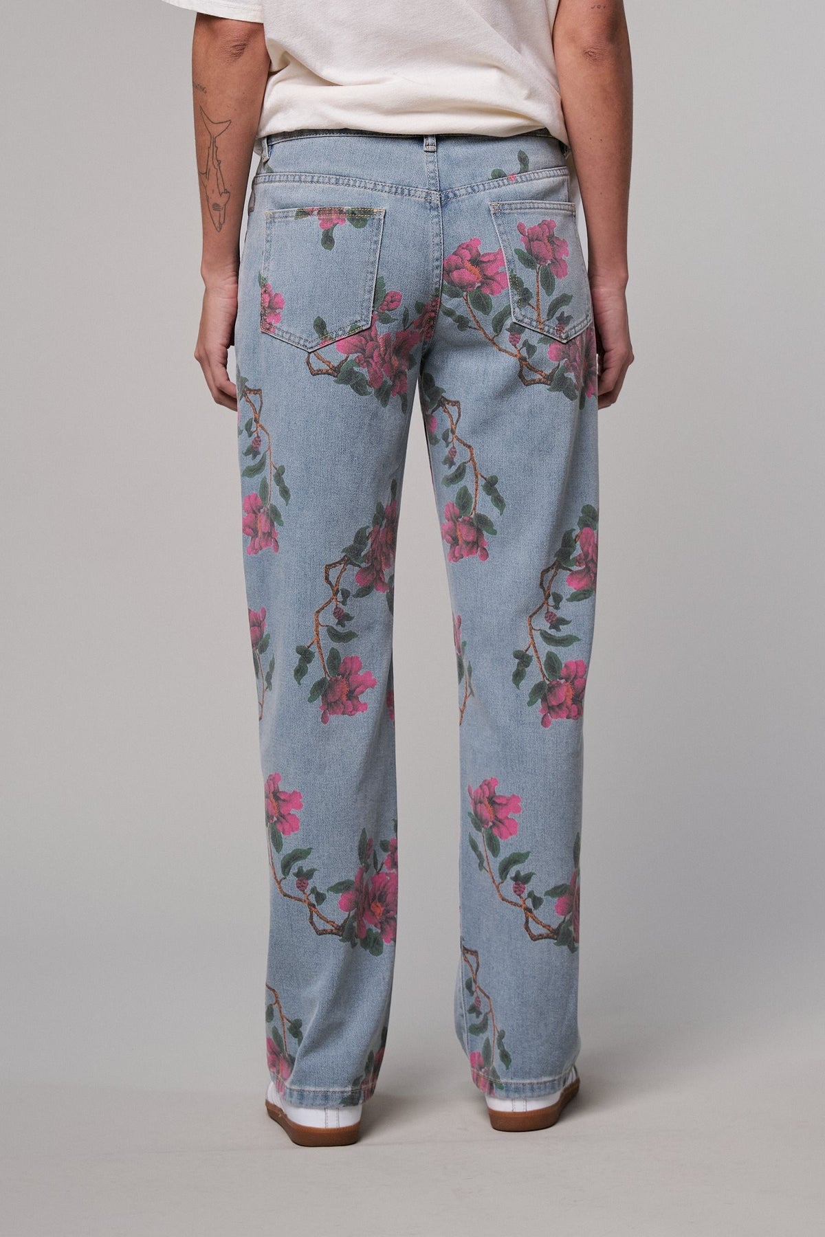 Rose Trellis Floral Wide Leg Jeans in Blue - Women's Casual Pants | Urban Daizy