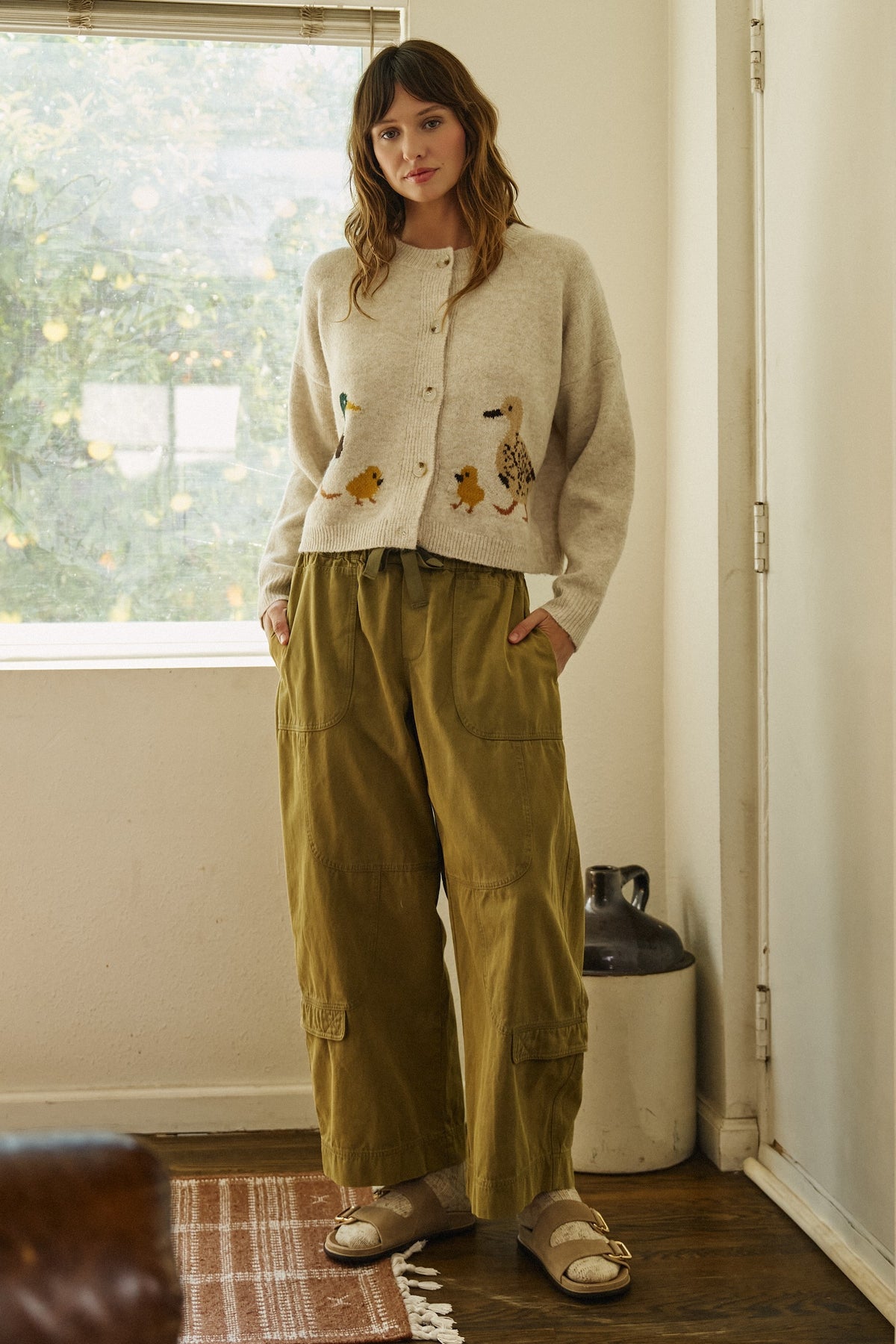 Open Trail Barrel Cargo Pants in Olive Green - Women's Casual Pants | Urban Daizy