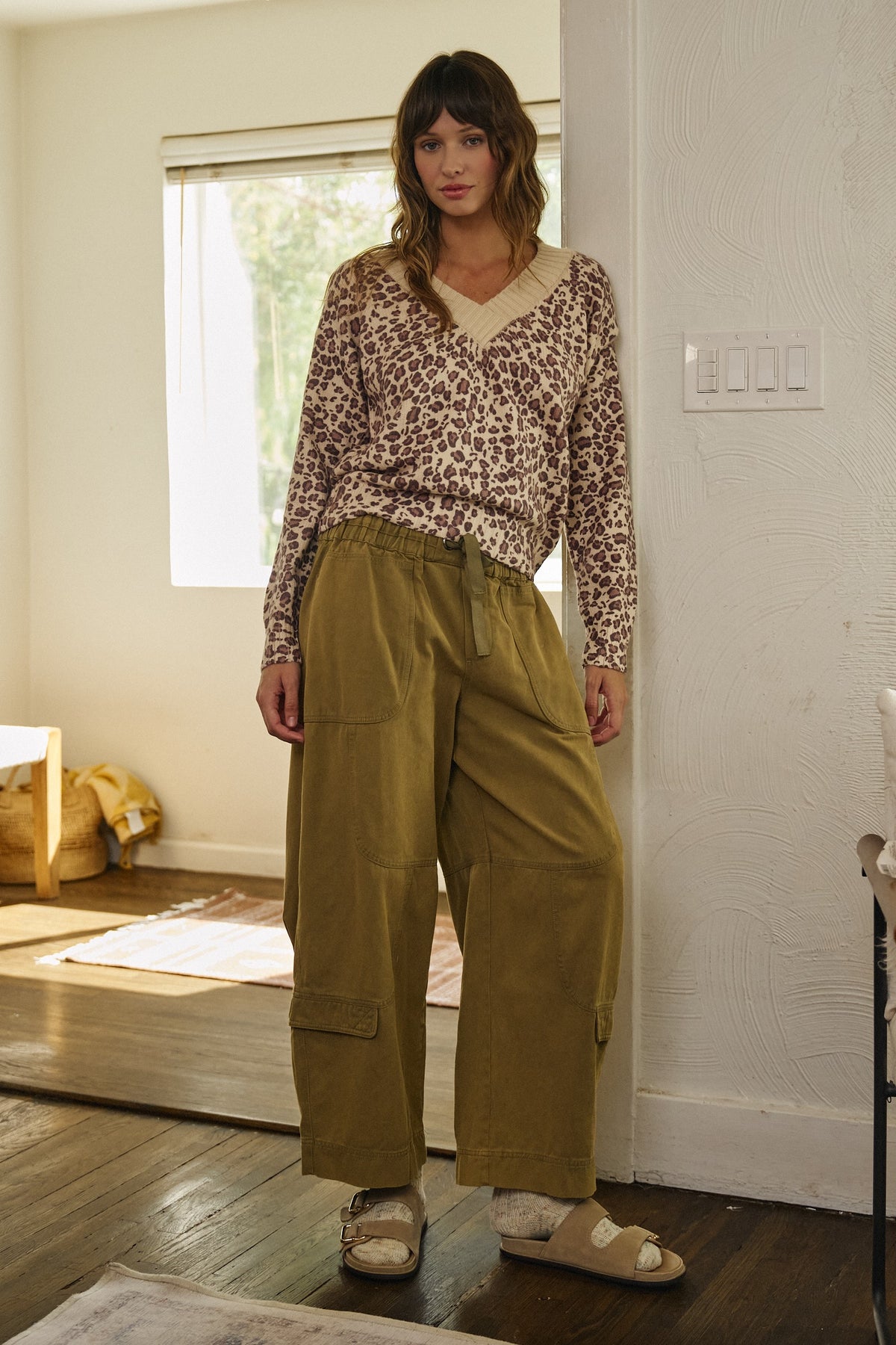 Open Trail Barrel Cargo Pants in Olive Green - Women's Casual Pants | Urban Daizy