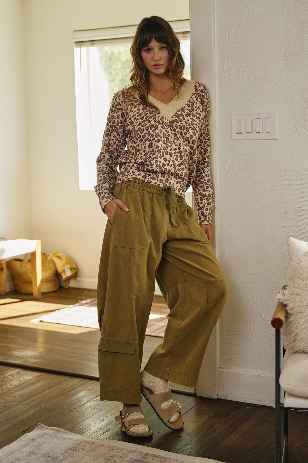 Open Trail Barrel Cargo Pants in Olive Green - Women's Casual Pants | Urban Daizy