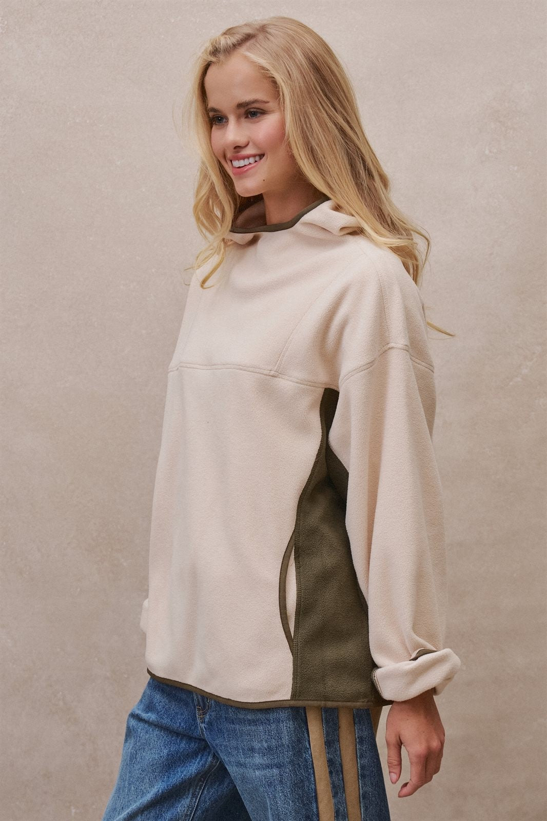 Color Block Fleece Mock Neck Pullover Sweatshirt in Ivory - Women's Sweatshirts & Hoodies | Urban Daizy