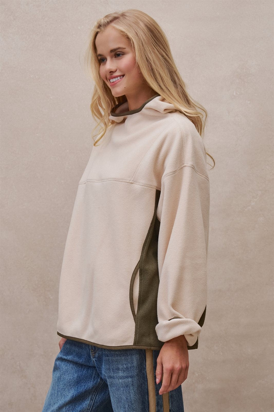 Color Block Fleece Mock Neck Pullover Sweatshirt in Ivory - Women's Sweatshirts & Hoodies | Urban Daizy