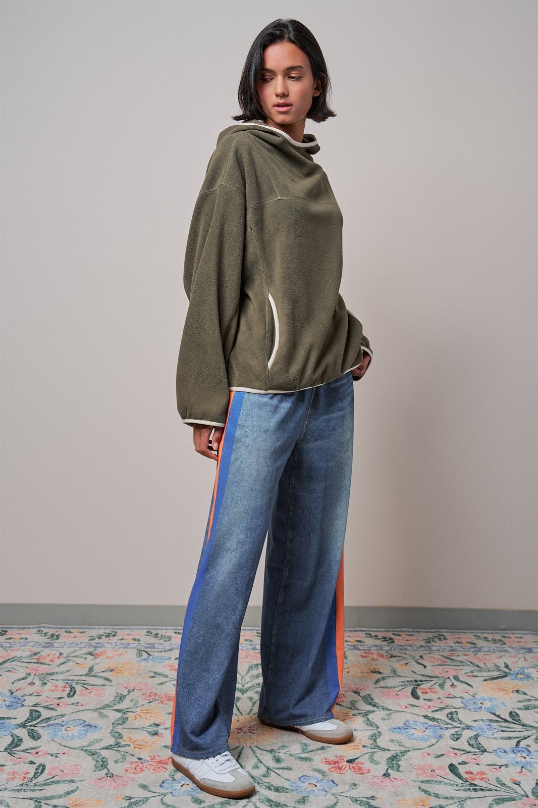 Color Block Fleece Mock Neck Pullover Sweatshirt in Olive - Women's Sweatshirts & Hoodies | Urban Daizy