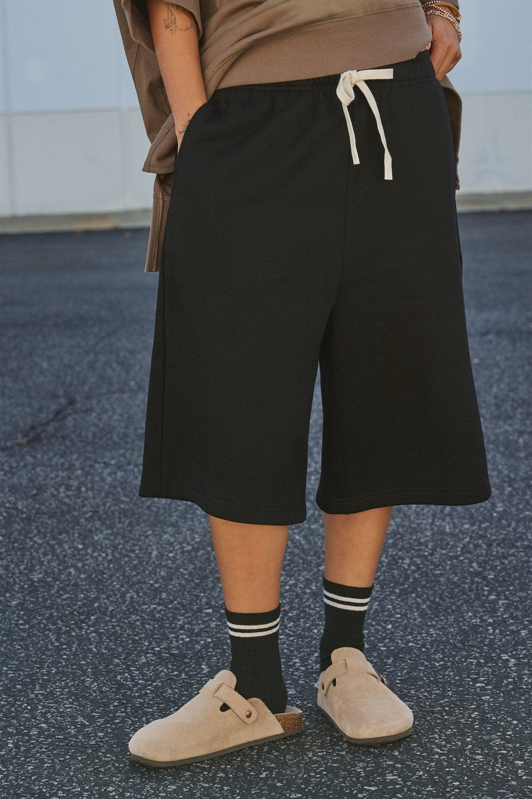 Cotton Fleece Drawstring Knee-Length Sweat Shorts in Black - Women's Fashion | Urban Daizy