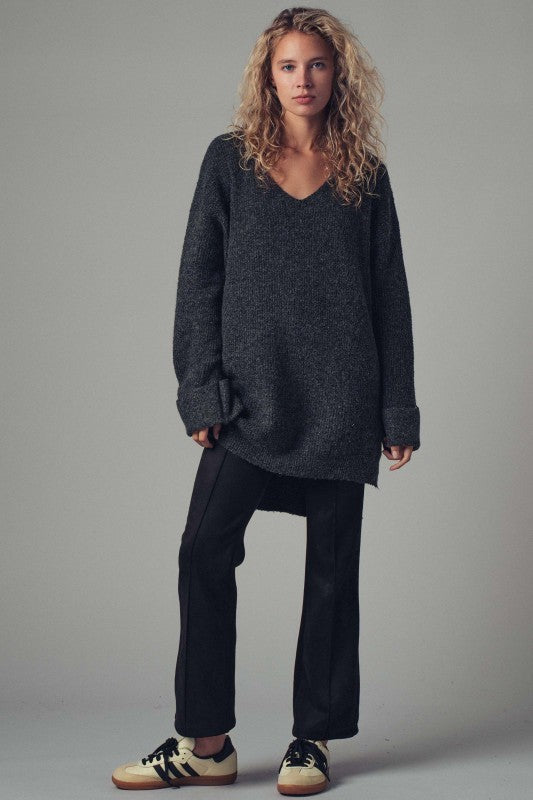 Oversized Waffle Knit V-Neck Pullover Sweater in Black - Women's Sweaters | Urban Daizy