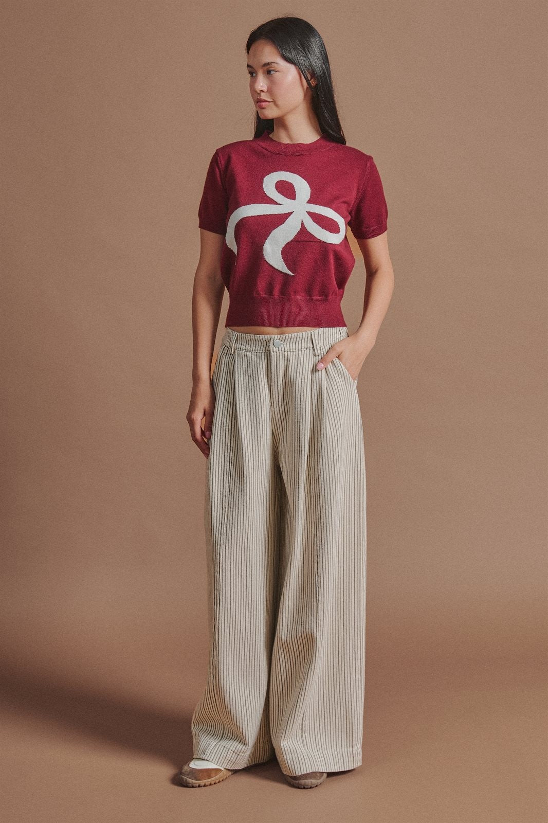 Bow Intarsia Knit Short Sleeve Sweater Tee in Burgundy - Women's Sweaters | Urban Daizy