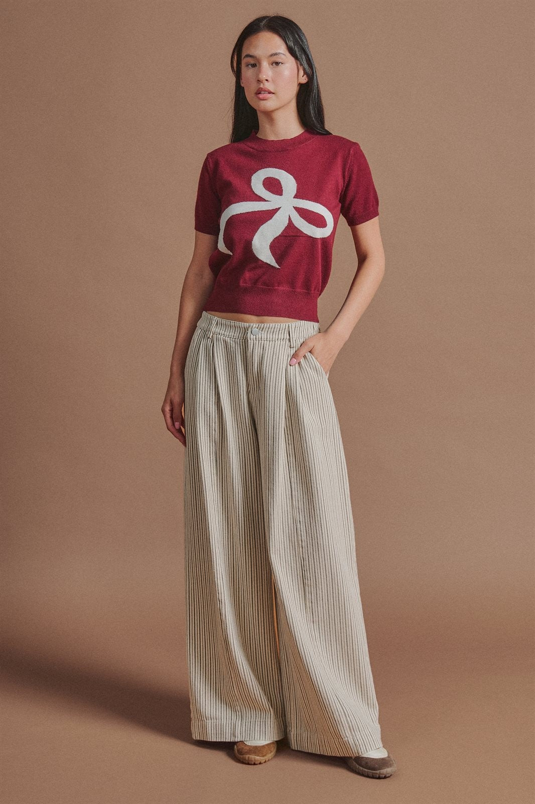 Bow Intarsia Knit Short Sleeve Sweater Tee in Burgundy - Women's Sweaters | Urban Daizy