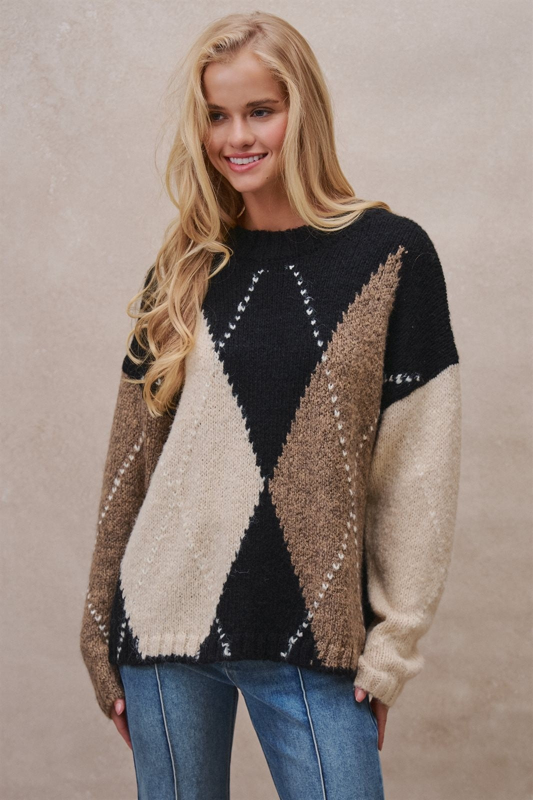Argyle Diamond Colorblock Crewneck Knit Sweater in Taupe/black - Women's Sweaters | Urban Daizy