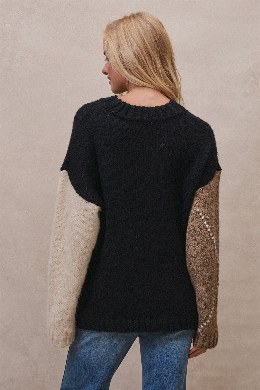 Argyle Diamond Colorblock Crewneck Knit Sweater in Taupe/black - Women's Sweaters | Urban Daizy