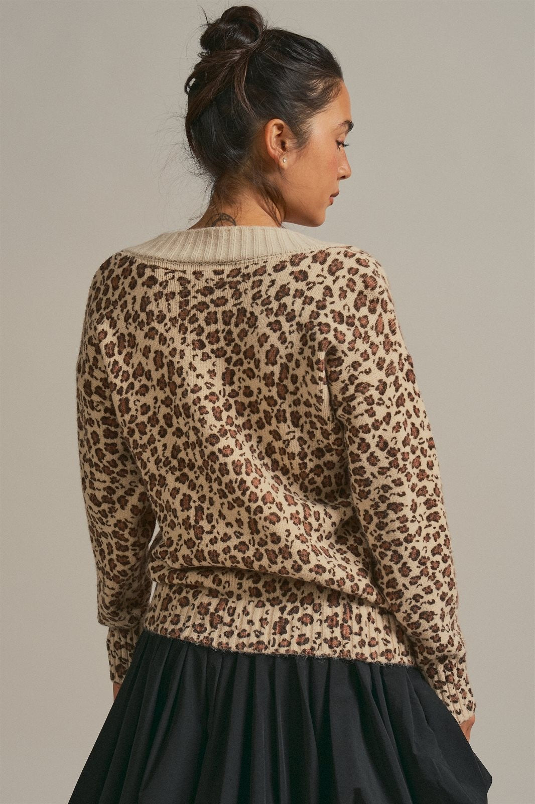 Leopard Print V-Neck Knit Sweater in Leopard - Women's Sweaters | Urban Daizy