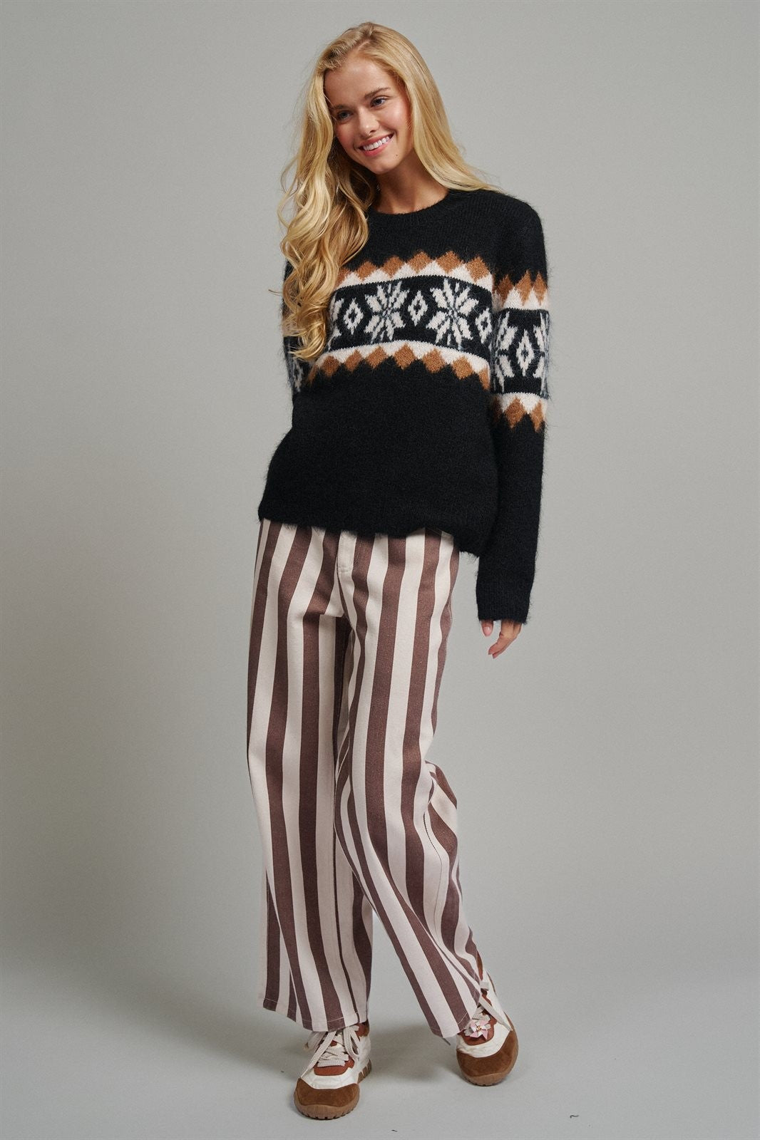 Fair Isle Snowflake Crew Neck Knit Sweater in Black - Women's Sweaters | Urban Daizy