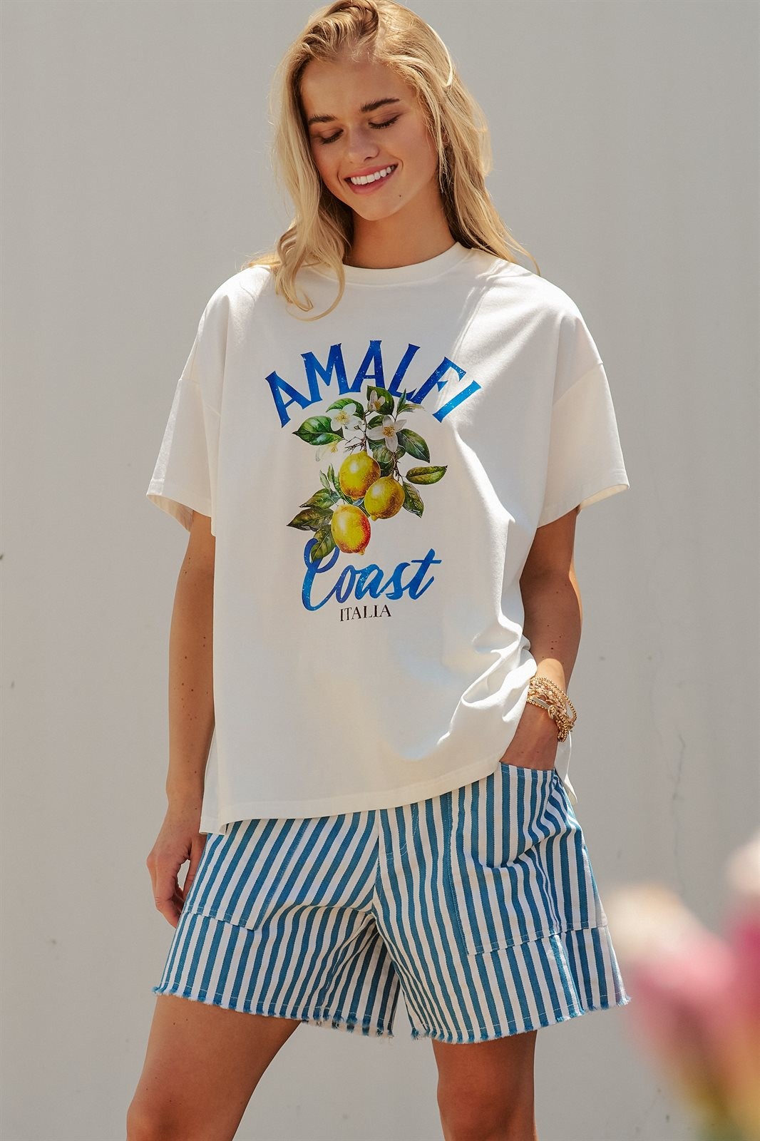 Amalfi Coast Lemon Graphic Oversized Cotton Tee in White - Women's Fashion | Urban Daizy