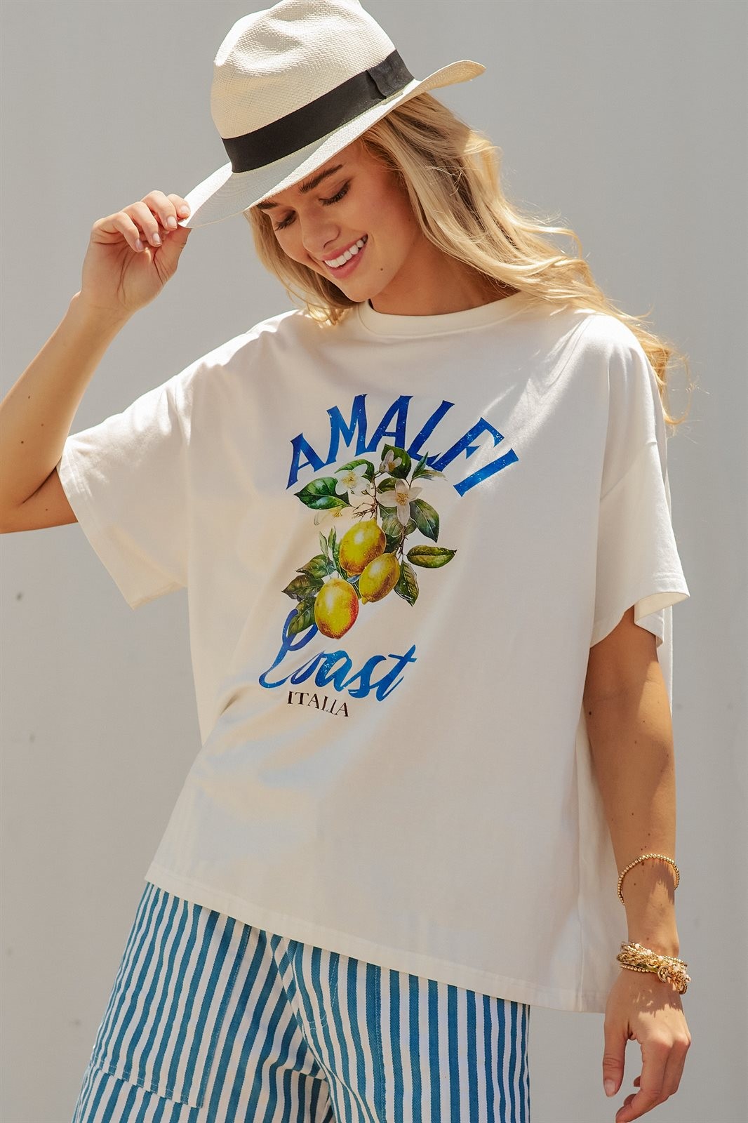 Amalfi Coast Lemon Graphic Oversized Cotton Tee in White - Women's Fashion | Urban Daizy
