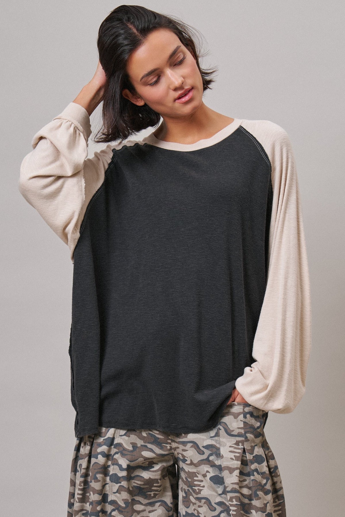 Off Duty Colorblock Raglan Tee in Charcoal - Women's T-Shirts & Polos | Urban Daizy