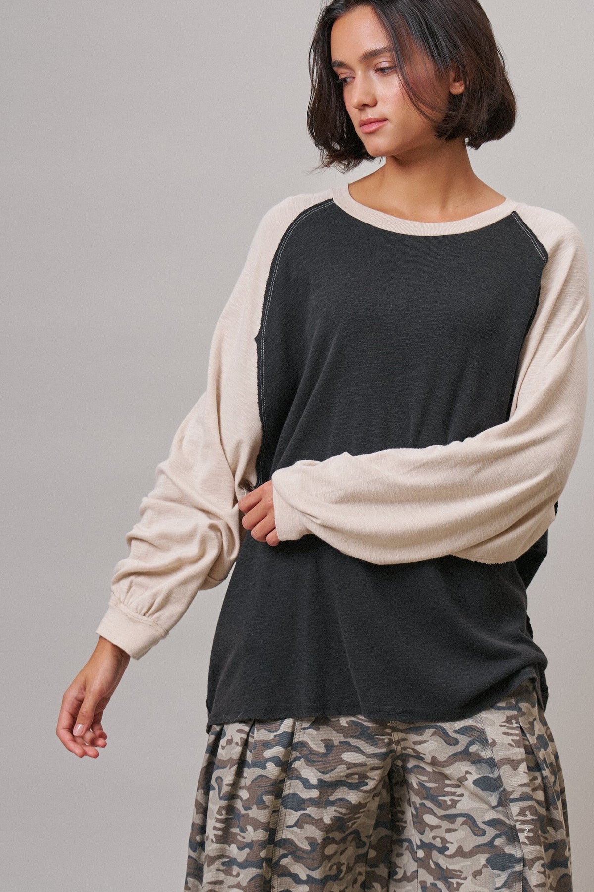 Off Duty Colorblock Raglan Tee in Charcoal - Women's T-Shirts & Polos | Urban Daizy