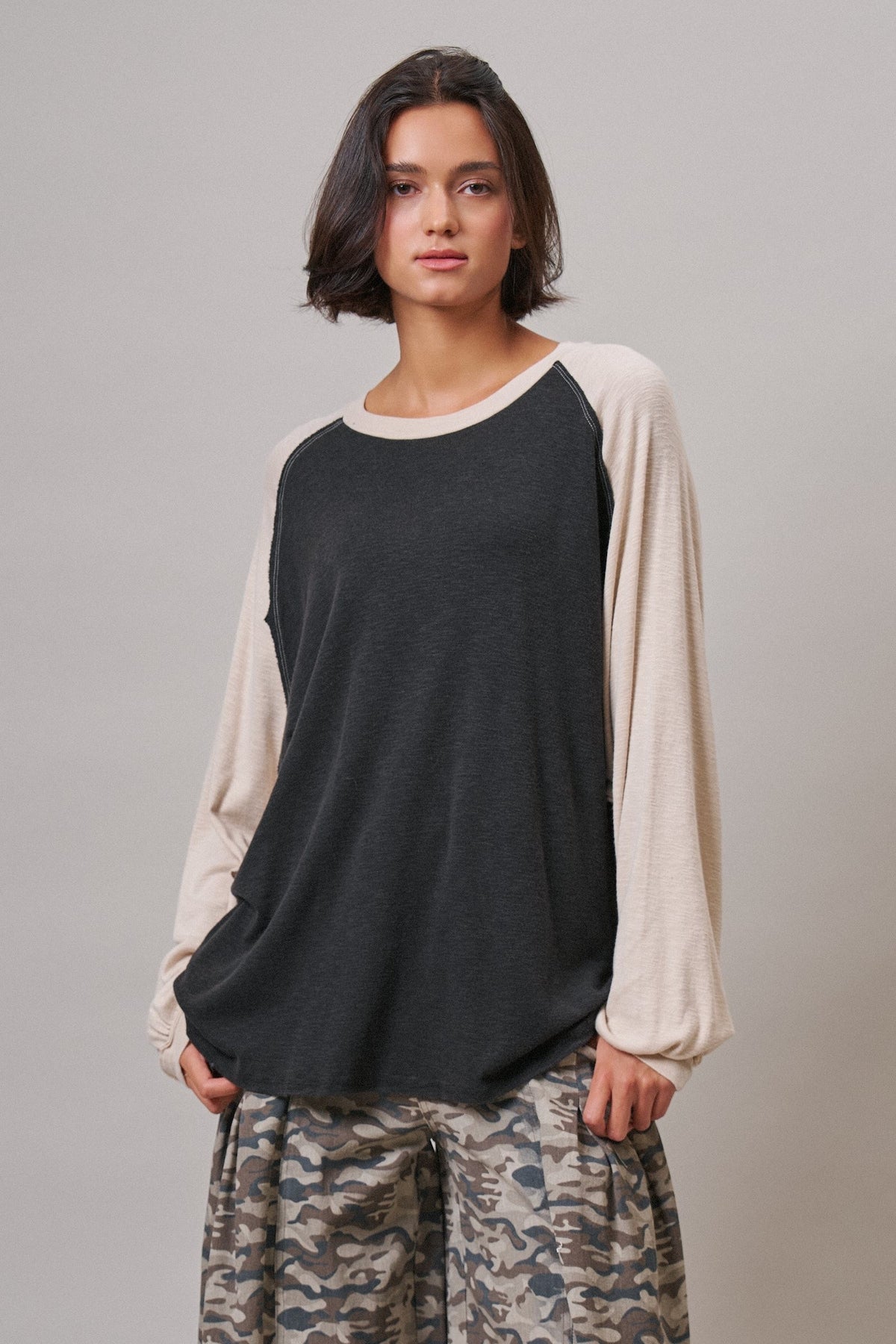 Off Duty Colorblock Raglan Tee in Charcoal - Women's T-Shirts & Polos | Urban Daizy